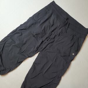 Lululemon Women's Size 12 Dance Studio Crop Black